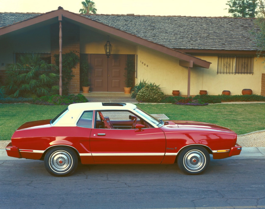 With a house like that in the background, there's no doubt that this is a 1970s 'Stang! Ford debuted the completely-redesigned second generation Mustang for the 1973 model year, transitioning the pony car into a mid-size sedan.